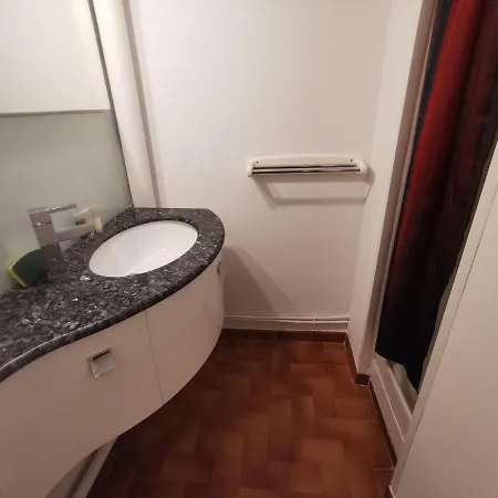 065 De La Corail 401 Apartamento